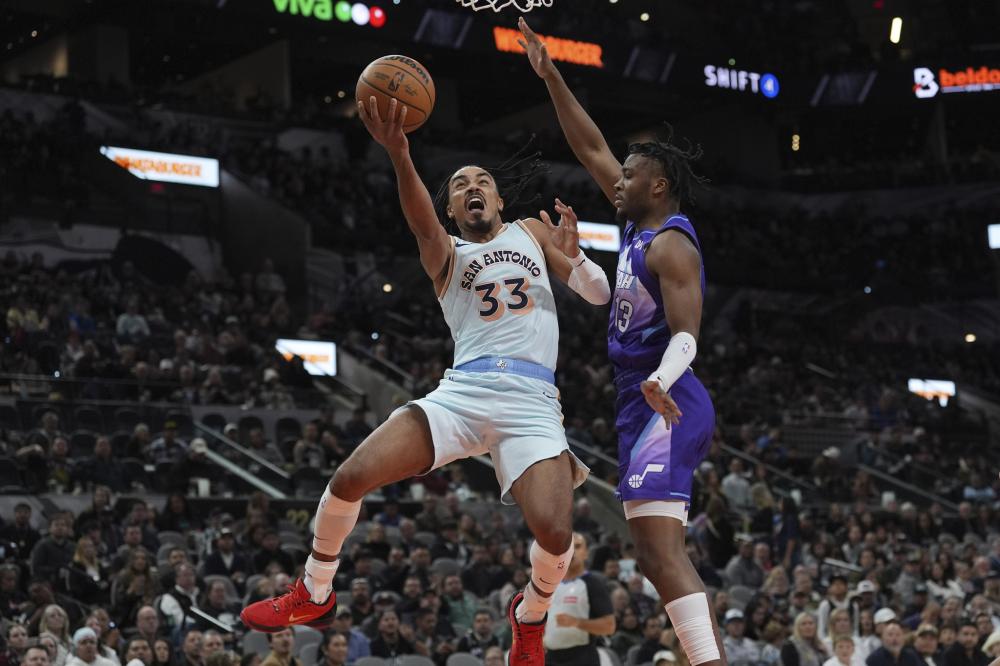 赛场均超过 赛场均超过